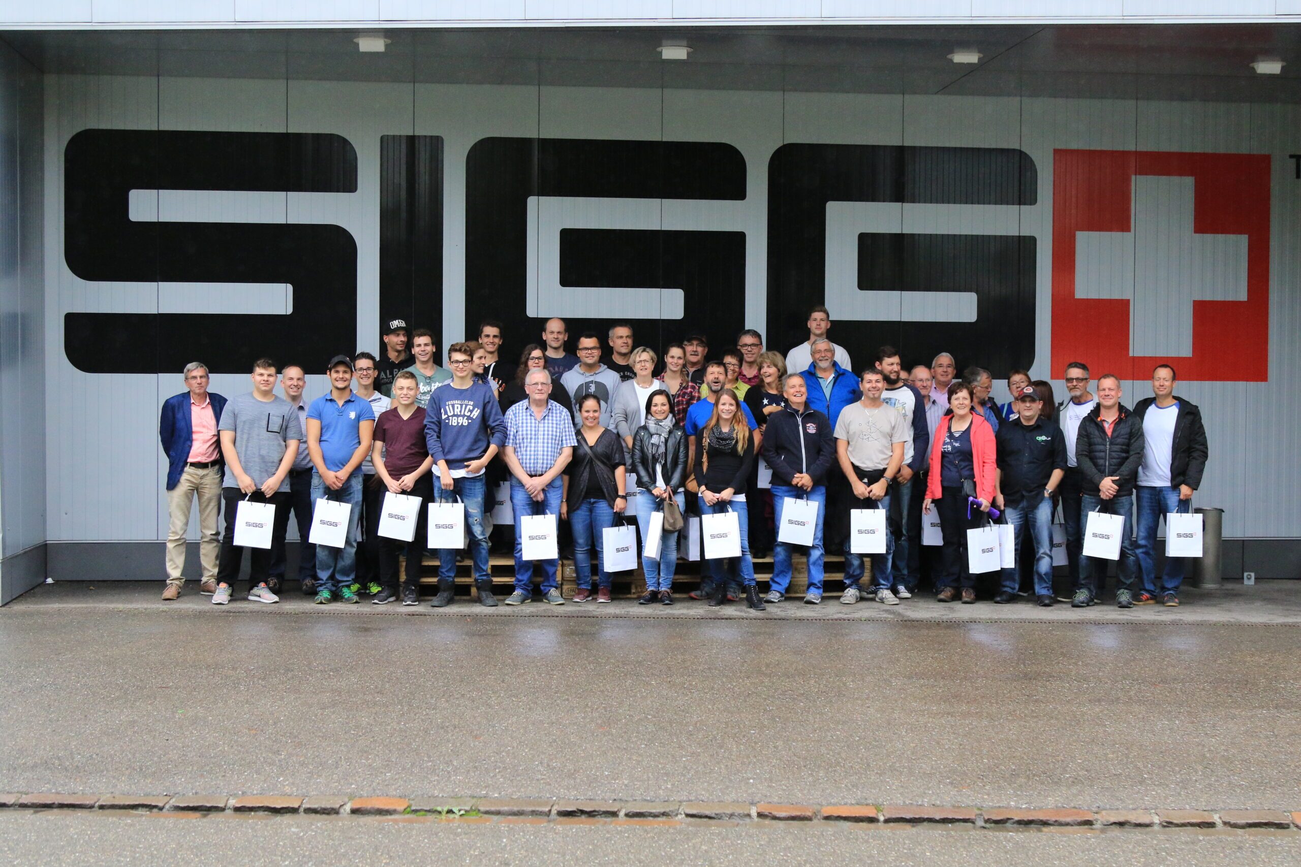 Mitarbeiterausflug zur SIGG Switzerland AG Silac Mitarbeiterausflug zu Partnerfirma Sigg